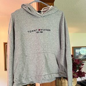 Tommy Hilfiger gray women’s xl cropped hooded sweatshirt